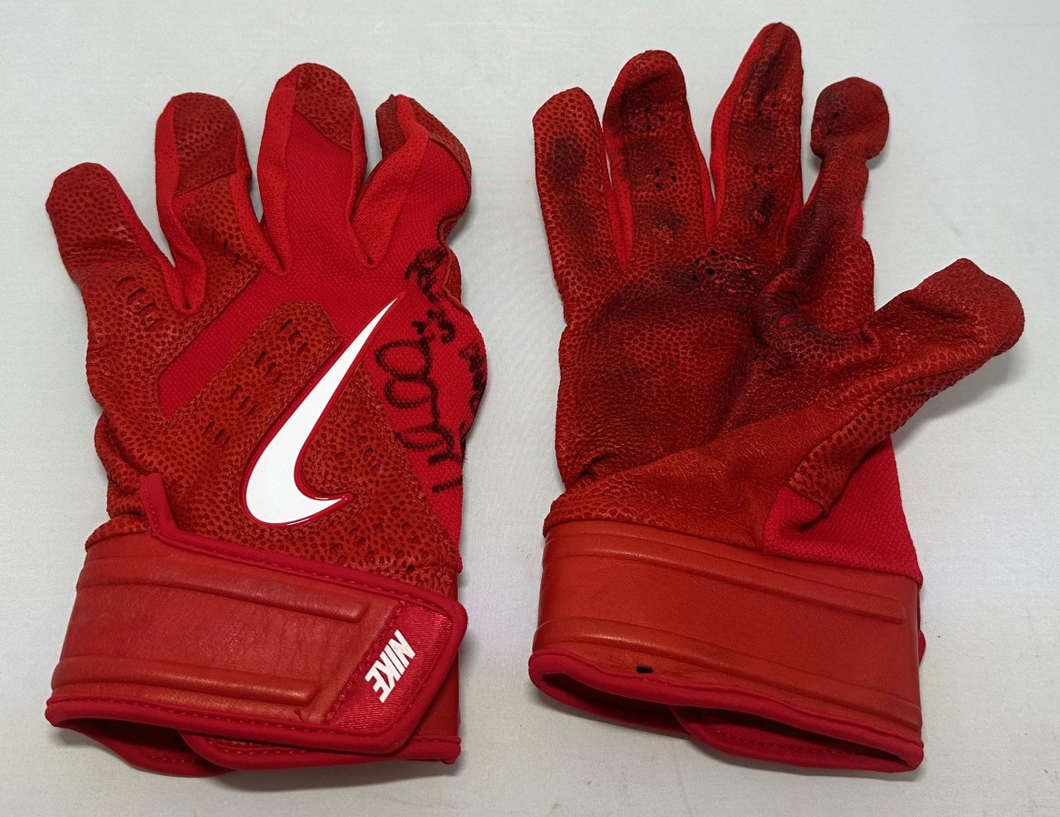 WILLIAM CONTRERAS SIGNED PAIR OF BRAVES NIKE 2022 GAME USED BATTING GLOVES #1 - JSA