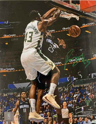 THANASIS ANTETOKOUNMPO SIGNED 8X10 BUCKS PHOTO #5