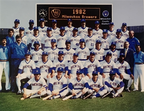 1982 MILWAUKEE BREWERS WORLD SERIES TEAM UNSIGNED 8X10 PHOTO