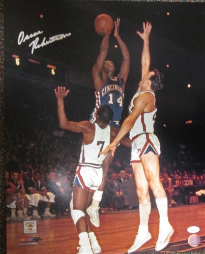 OSCAR ROBERTSON SIGNED 16X20 CINCINNATTI PHOTO #1 - JSA