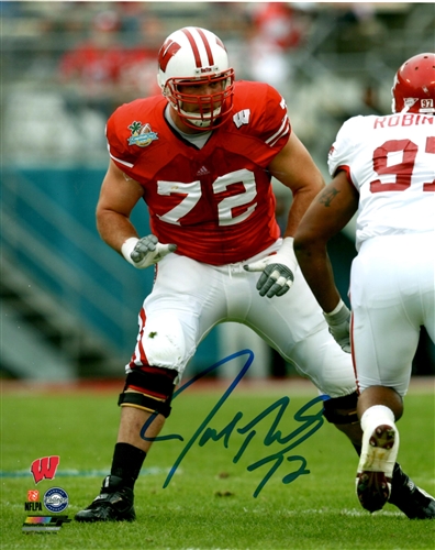 JOE THOMAS SIGNED WI BADGERS 8X10 PHOTO #2