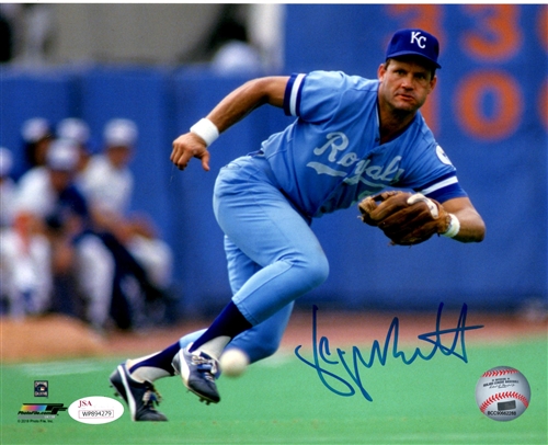 GEORGE BRETT SIGNED ROYALS 8X10 PHOTO #1